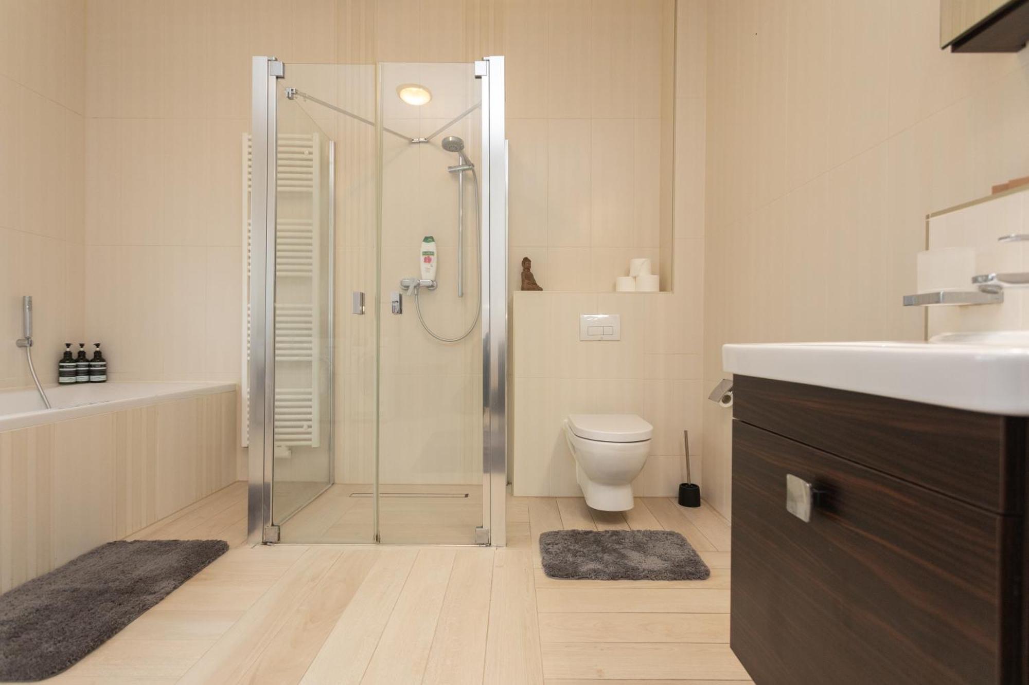 Stadthaus Mit 2 Schlafzimmern & Wohnzimmer Mit Kamin - Kostenloser Privat-Parkplatz Auf Dem Grundstueck Leipzig Exteriör bild