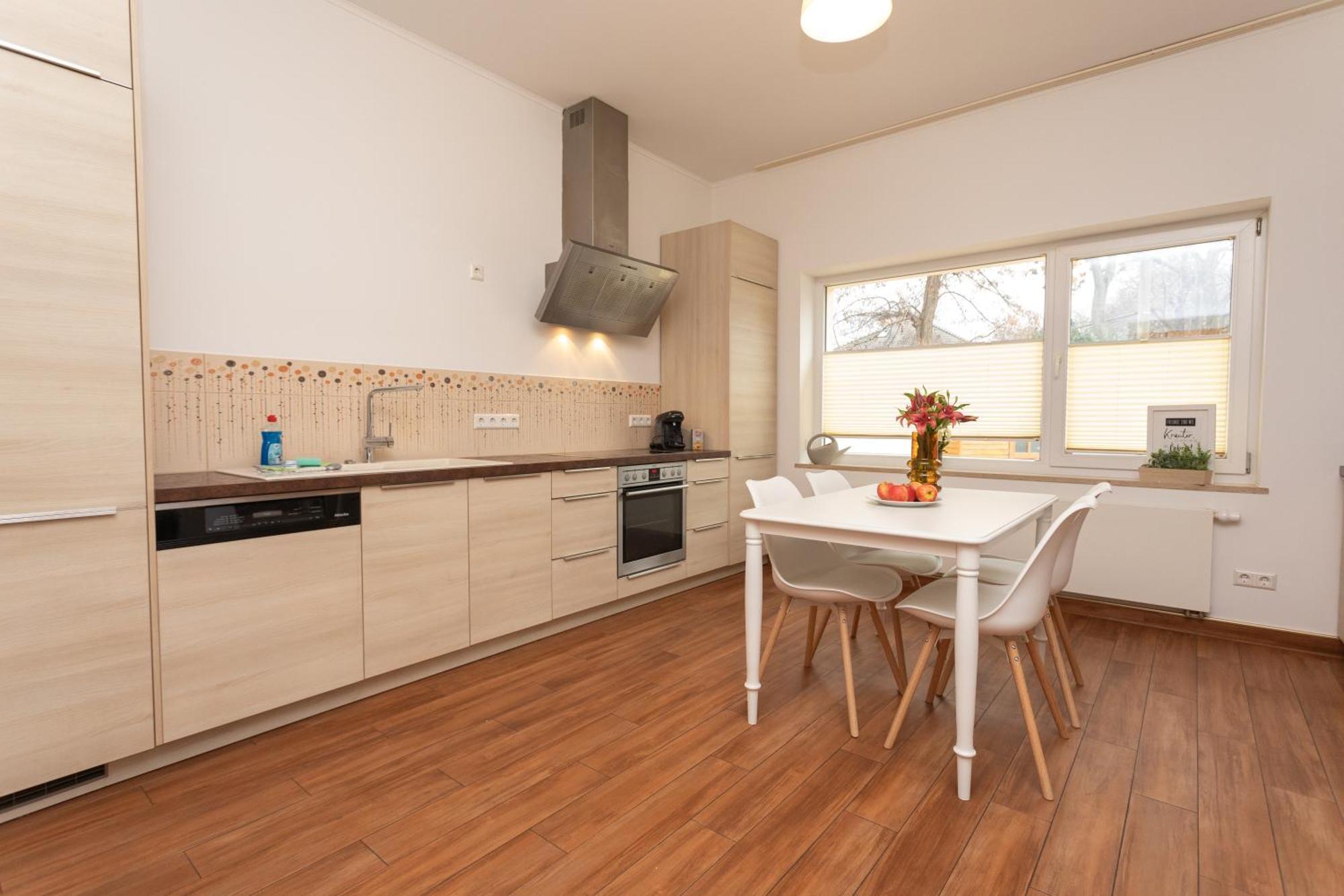 Stadthaus Mit 2 Schlafzimmern & Wohnzimmer Mit Kamin - Kostenloser Privat-Parkplatz Auf Dem Grundstueck Leipzig Exteriör bild