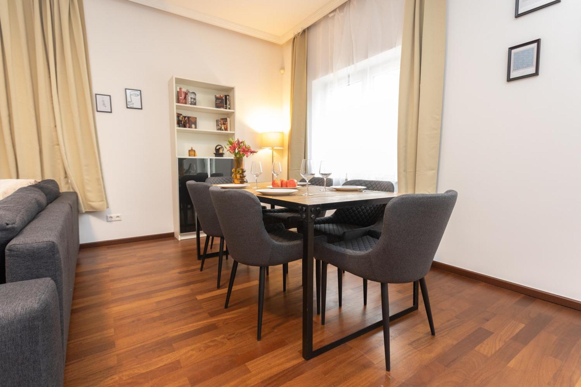 Stadthaus Mit 2 Schlafzimmern & Wohnzimmer Mit Kamin - Kostenloser Privat-Parkplatz Auf Dem Grundstueck Leipzig Exteriör bild