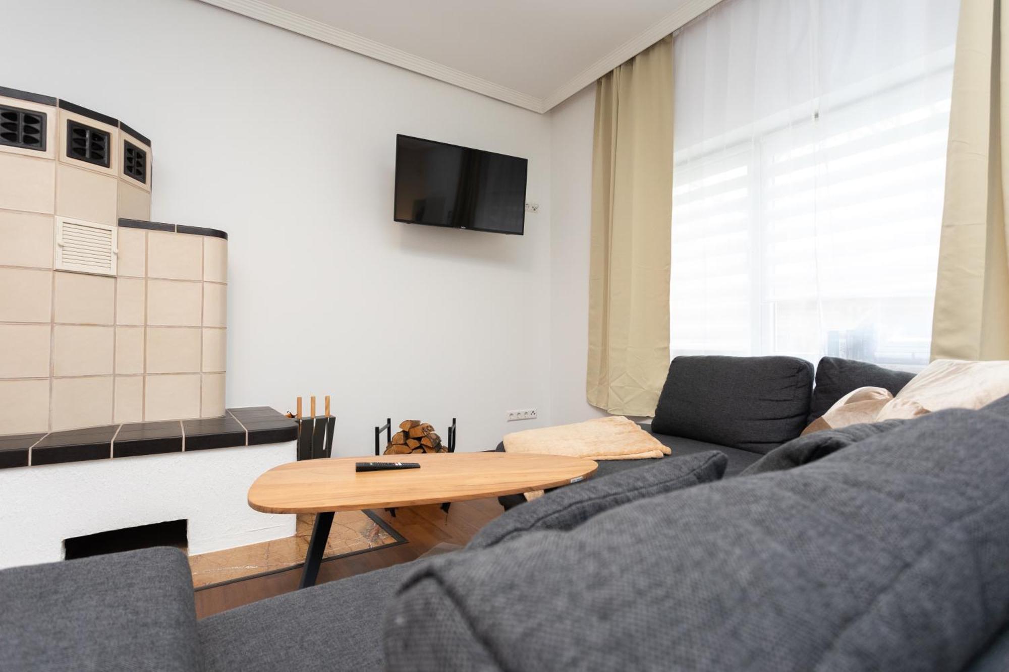 Stadthaus Mit 2 Schlafzimmern & Wohnzimmer Mit Kamin - Kostenloser Privat-Parkplatz Auf Dem Grundstueck Leipzig Exteriör bild